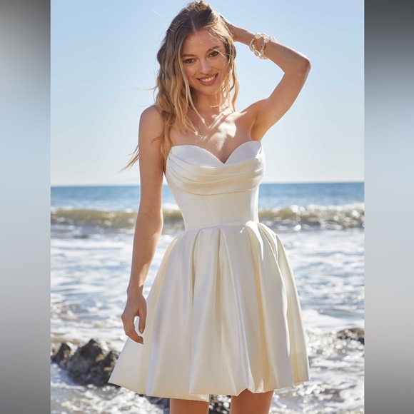 Mori Lee Style 12602 Lesley Wedding Dress NWT Size 16 - Picture 3 of 6